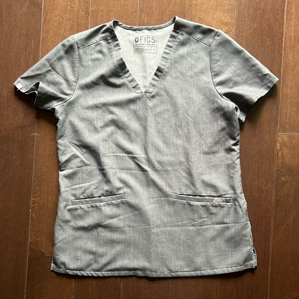 Figs Casma scrub top